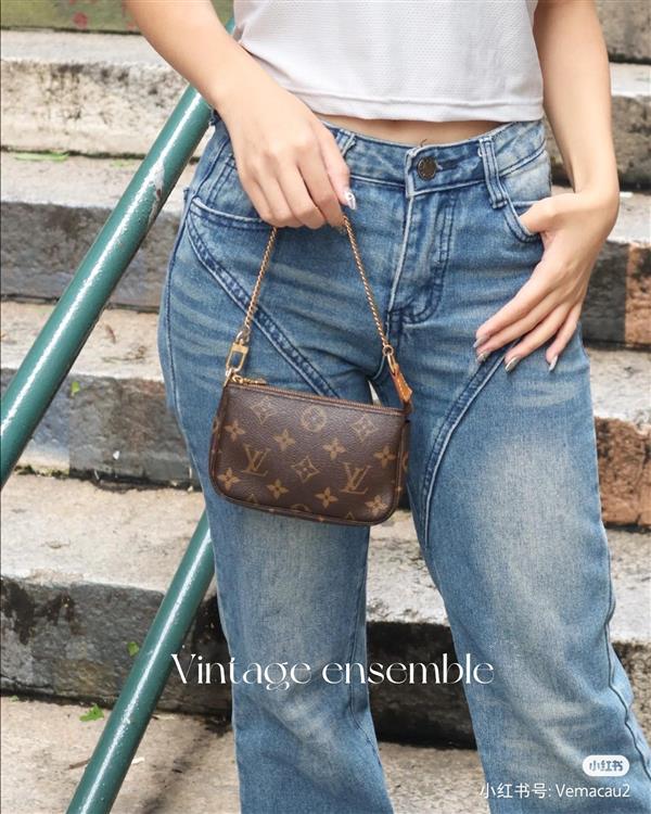 2026122105459388 580